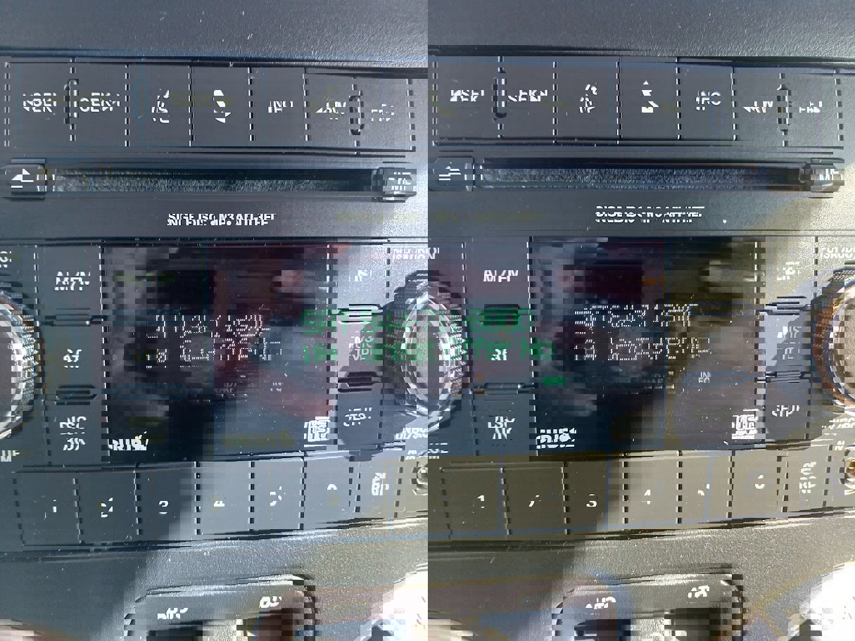 Used 2018 Jeep Wrangler Unlimited Sahara w/ Connectivity Group image 27