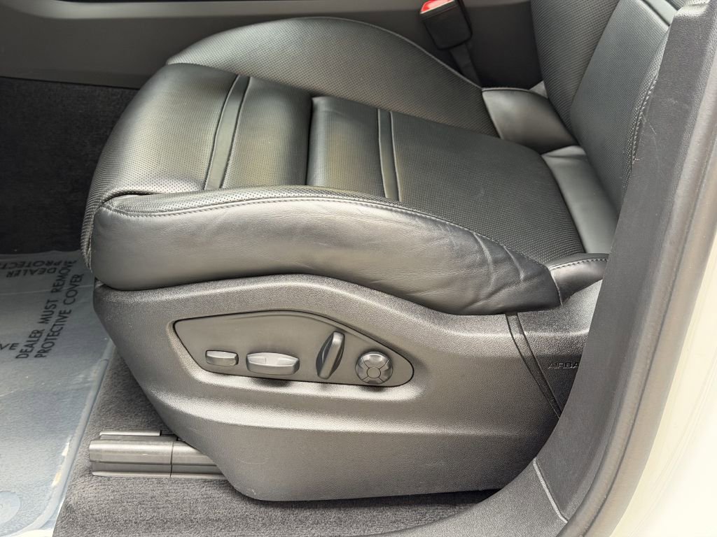 Used 2022 Porsche Cayenne Coupe image 26