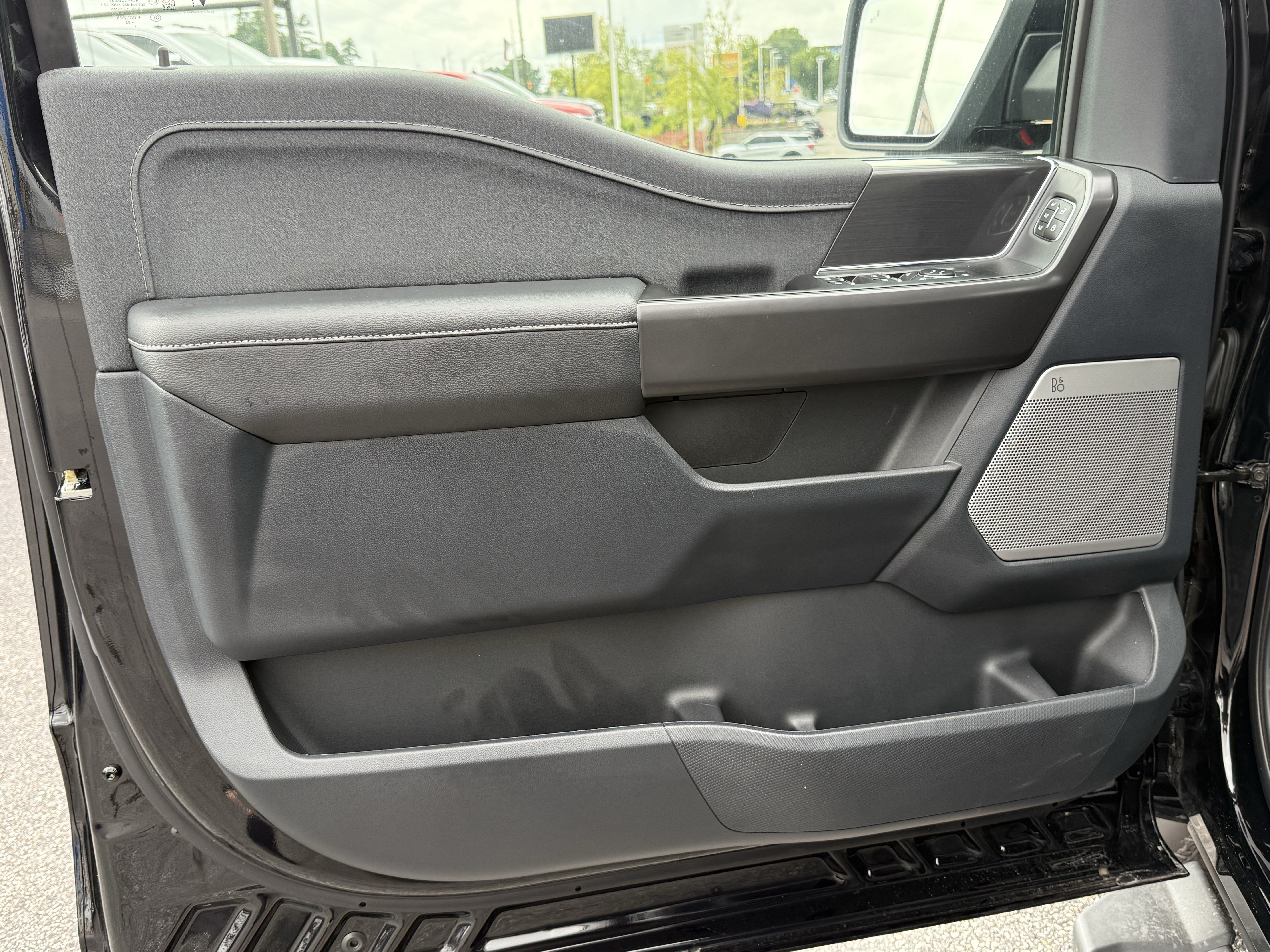 Used 2025 Ford F150 Lariat w/ Bed Utility Package AWD/4WD image 14