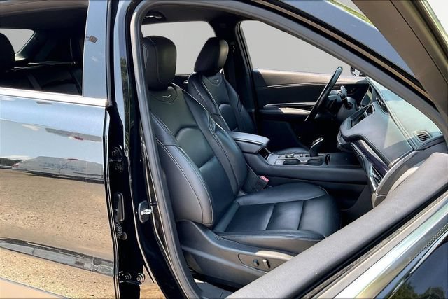 Certified 2022 Cadillac XT4 Luxury w/ Cold Weather Package FWD image 19