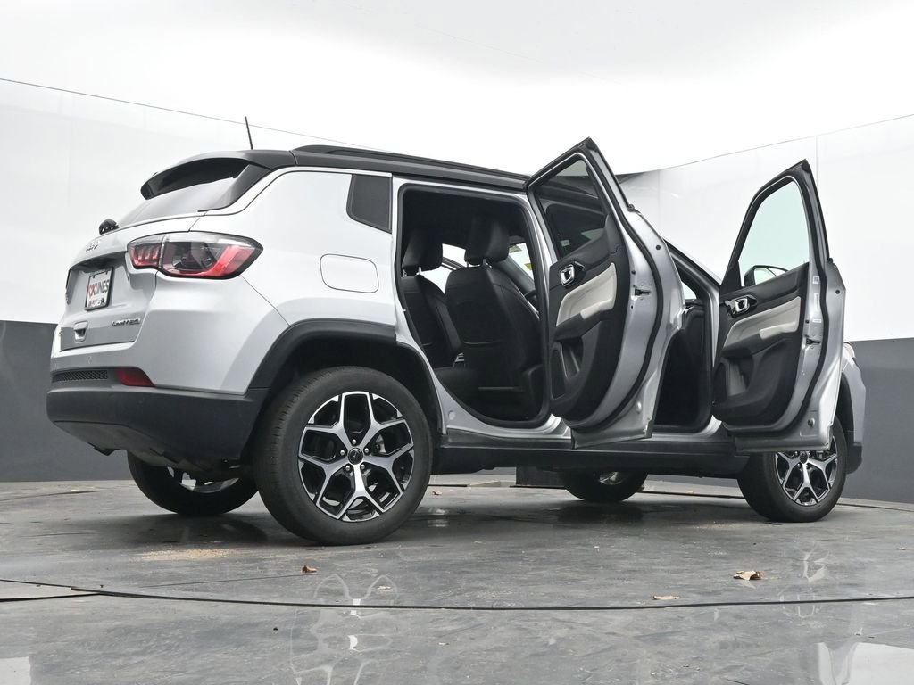Used 2025 Jeep Compass Limited AWD/4WD image 76