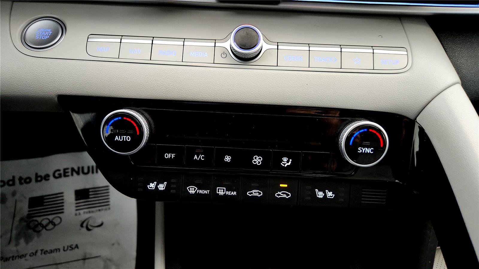 Used 2023 Hyundai Elantra Limited image 42