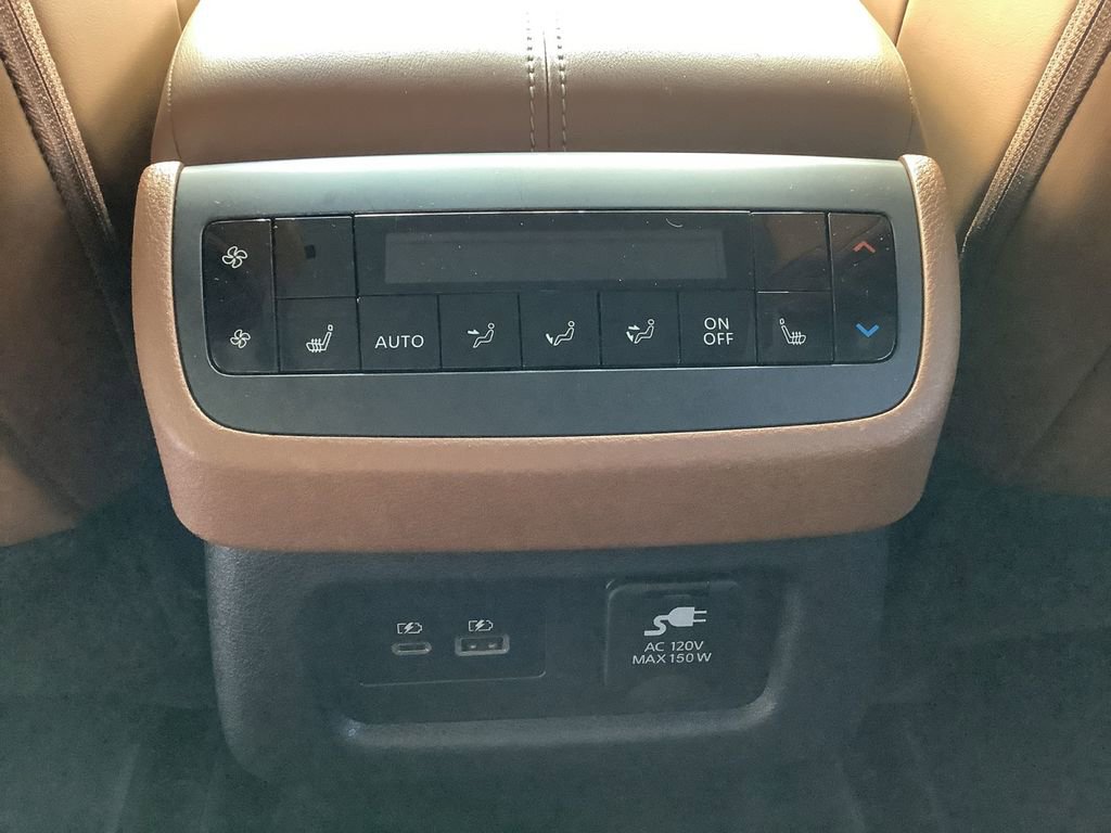 Used 2023 Nissan Pathfinder Platinum image 32