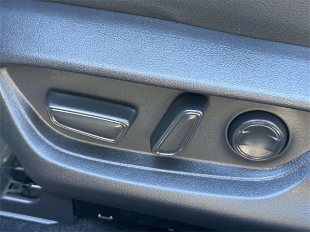 Used 2025 Toyota Camry SE image 18