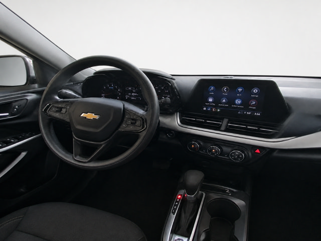 Used 2025 Chevrolet Trax LS w/ LS Convenience Package FWD image 11