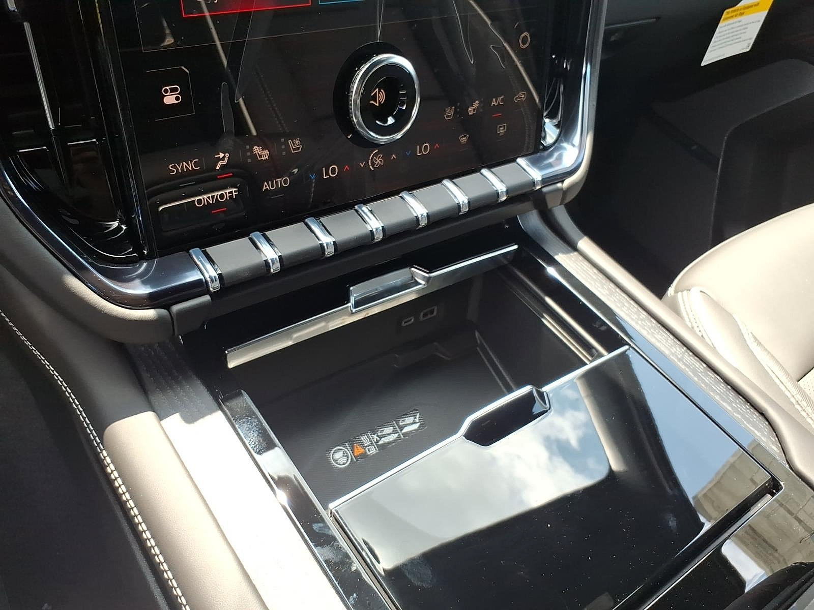 New 2026 GMC Yukon AT4 Ultimate AWD/4WD image 22