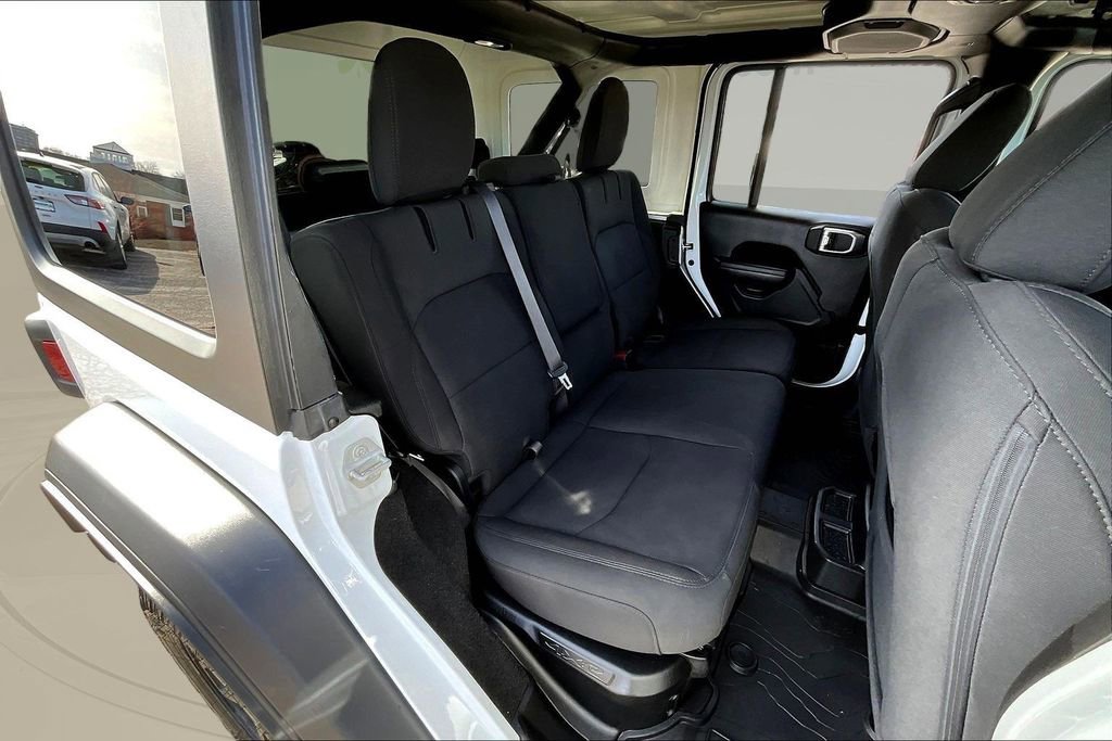 Used 2023 Jeep Wrangler Unlimited w/ Cold Weather Group AWD/4WD image 24