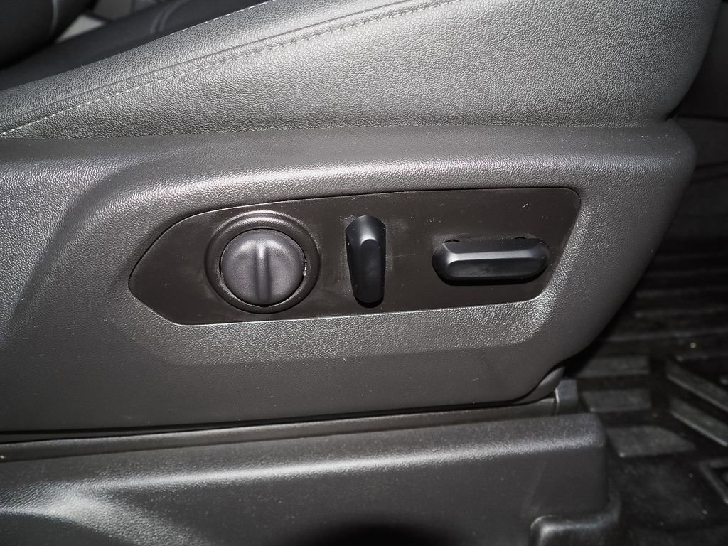 Used 2021 Chevrolet Silverado 2500 LTZ w/ LTZ Convenience Package image 23