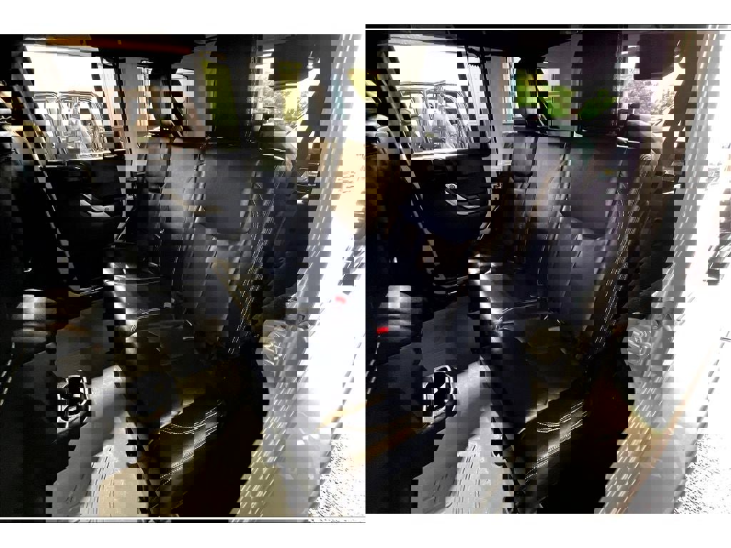 Used 2016 Jeep Wrangler Unlimited Sahara w/ Connectivity Group image 25