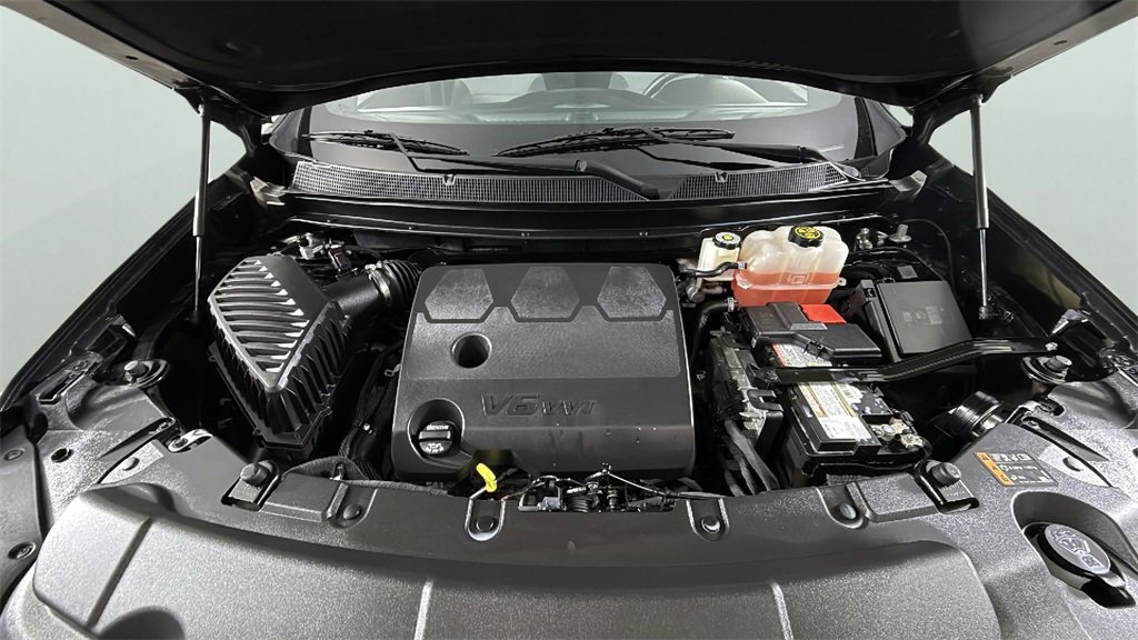 Used 2023 Chevrolet Traverse LT image 35