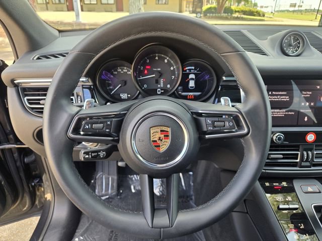 Used 2025 Porsche Macan Turbo AWD/4WD image 17