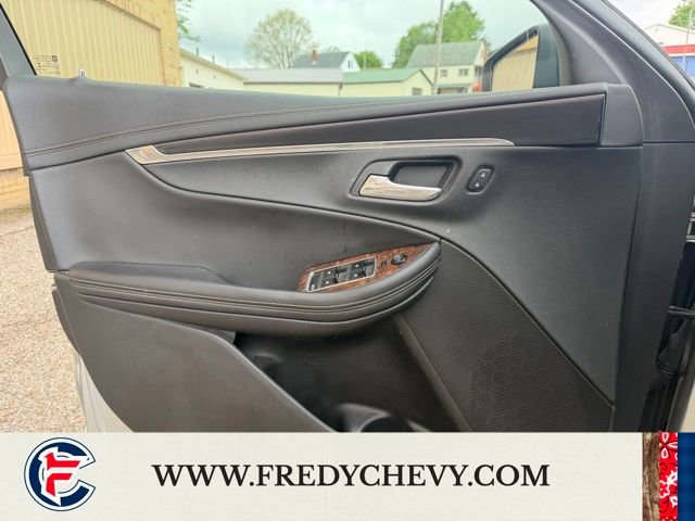 Used 2014 Chevrolet Impala LT w/ Convenience Package FWD image 25
