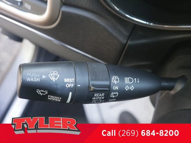 Used 2015 Jeep Grand Cherokee Limited w/ Trailer Tow Group IV AWD/4WD image 25