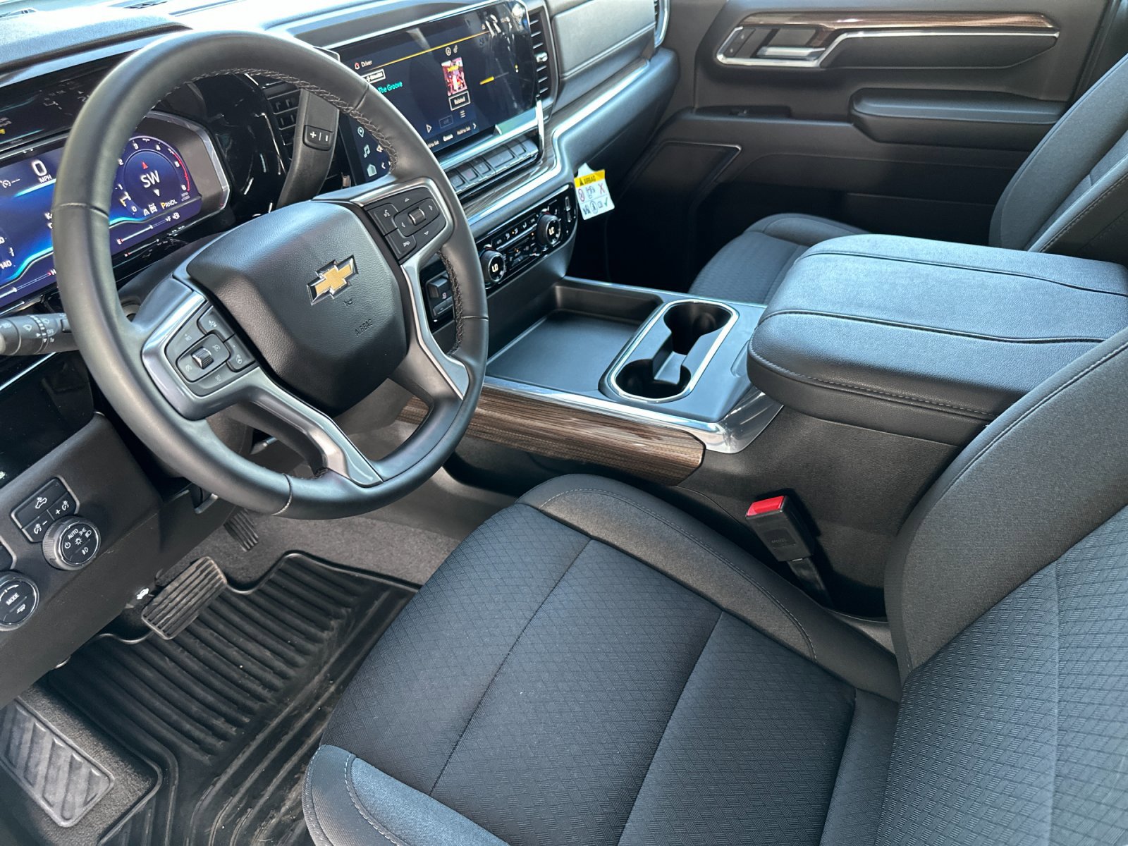 Used 2024 Chevrolet Silverado 2500 LT w/ Convenience Package image 10