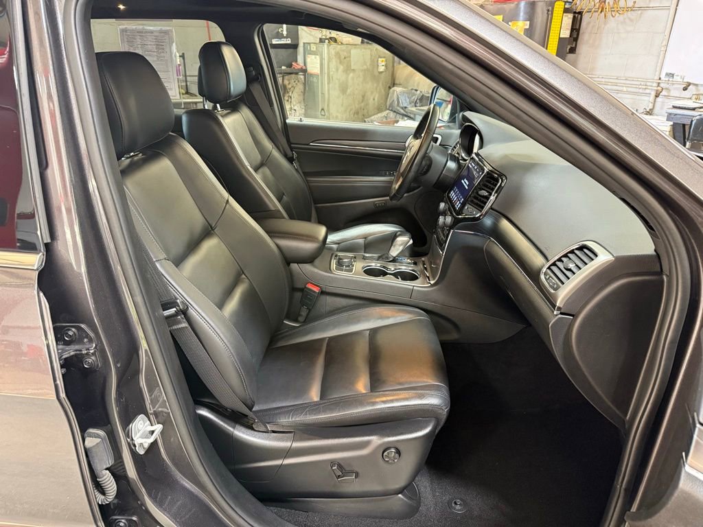 Used 2021 Jeep Grand Cherokee Limited AWD/4WD image 24