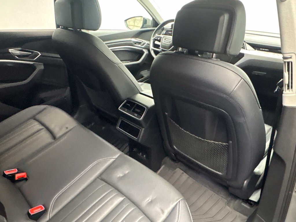 Used 2024 Audi Q8 e-tron Premium Plus AWD/4WD image 34