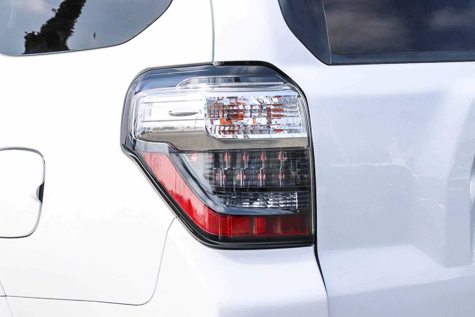 Used 2020 Toyota 4Runner Venture w/ Moonroof Package AWD/4WD image 11