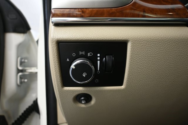 Used 2011 Jeep Grand Cherokee Limited AWD/4WD image 24