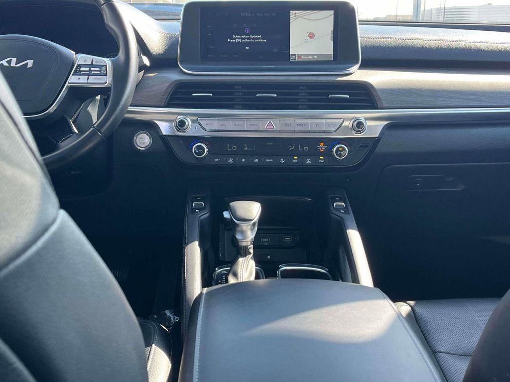 Used 2022 Kia Telluride EX w/ EX Premium Package image 3
