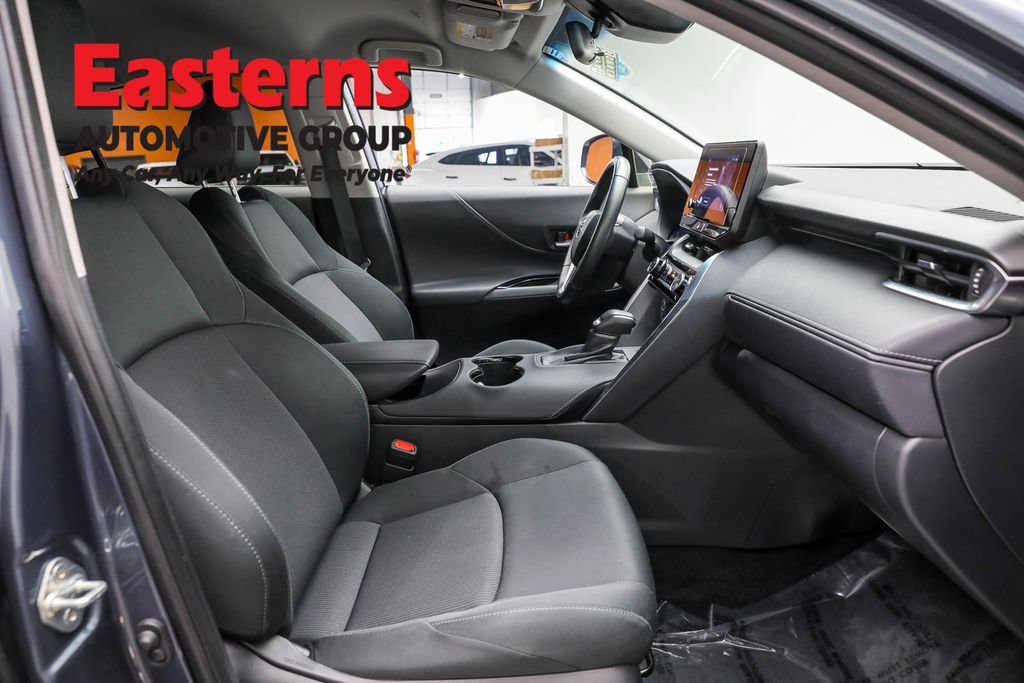 Used 2024 Toyota Venza LE image 22