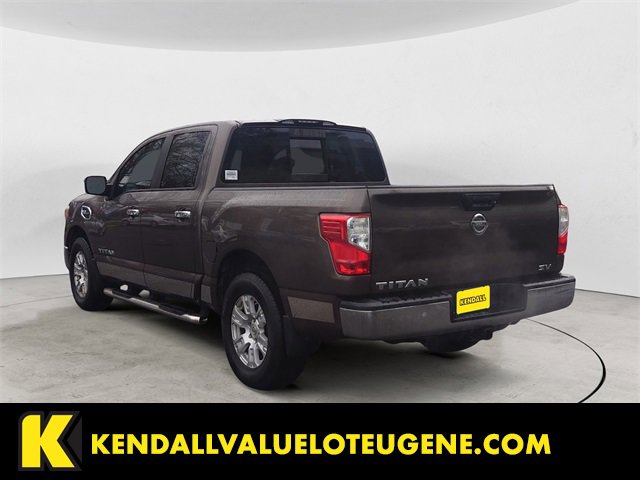 Used 2017 Nissan Titan SV image 3