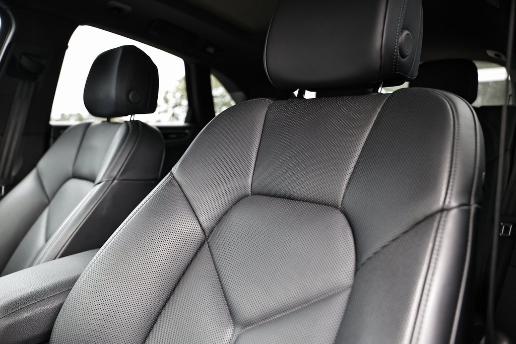 Certified 2024 Porsche Macan image 20