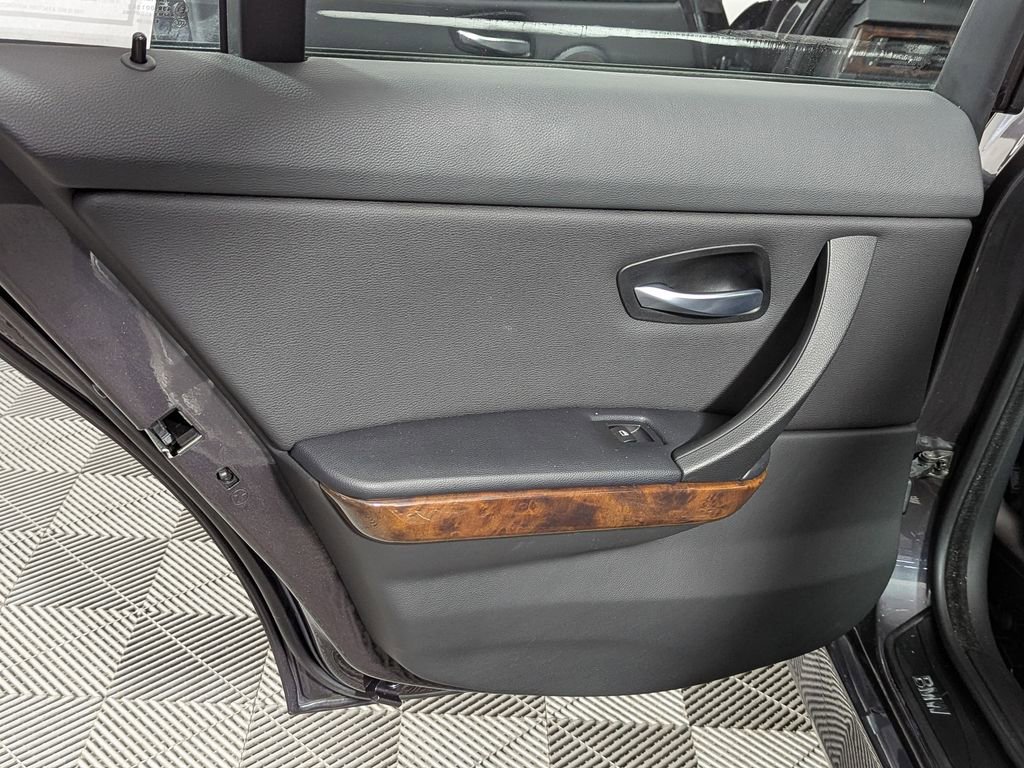 Used 2006 BMW 325i Sedan image 37
