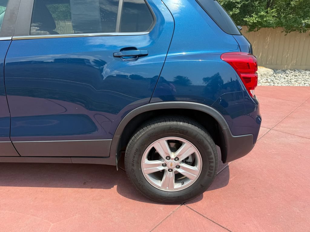 Used 2020 Chevrolet Trax LT AWD/4WD image 34