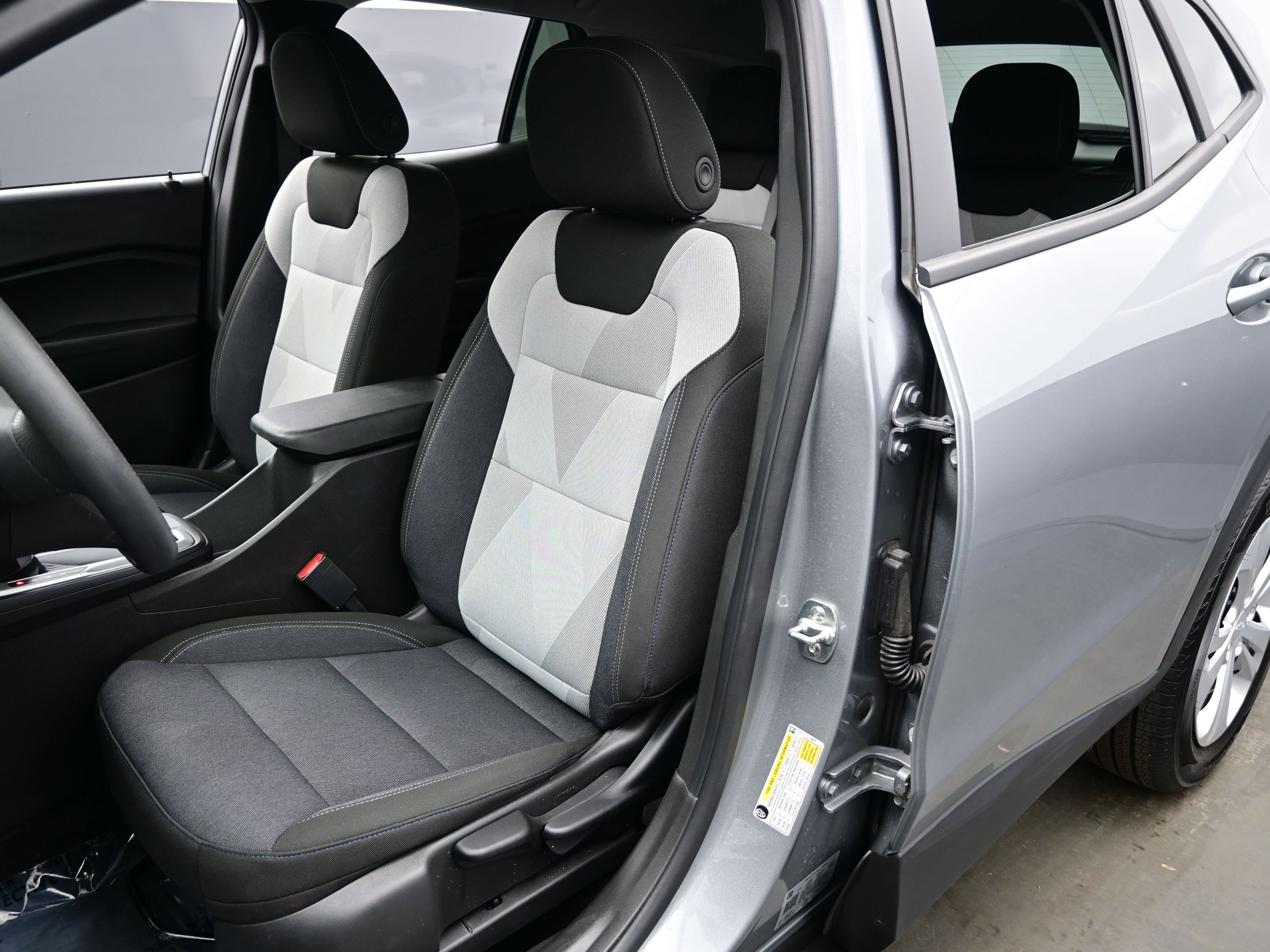 Used 2025 Chevrolet Trax LS w/ Driver Confidence Package image 11