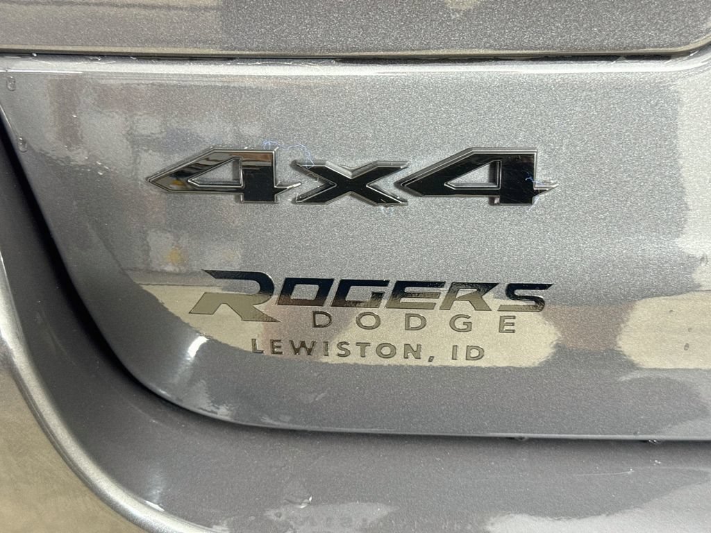 Certified 2025 Jeep Grand Cherokee Altitude AWD/4WD image 28