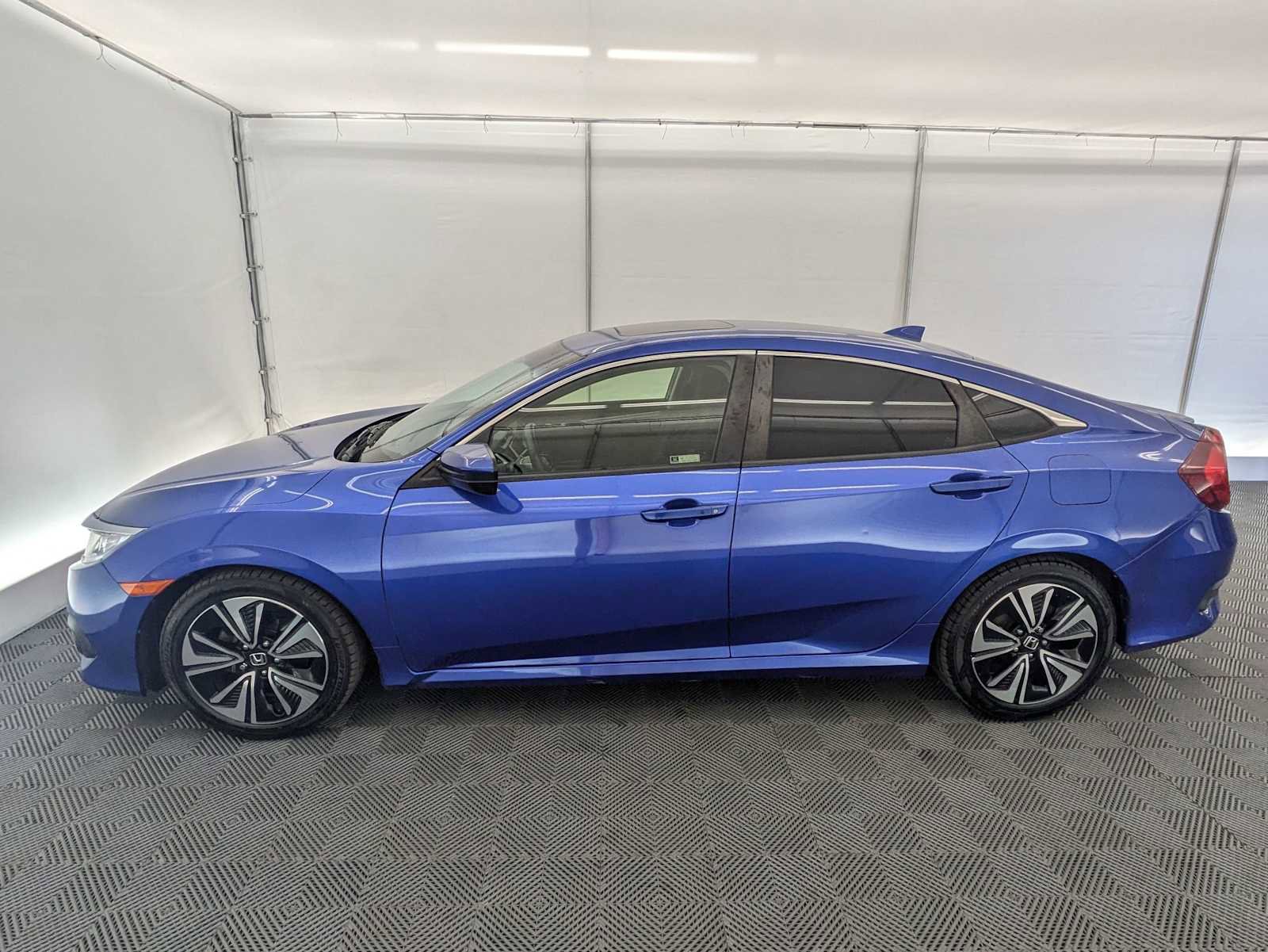 Used 2018 Honda Civic EX-T image 3