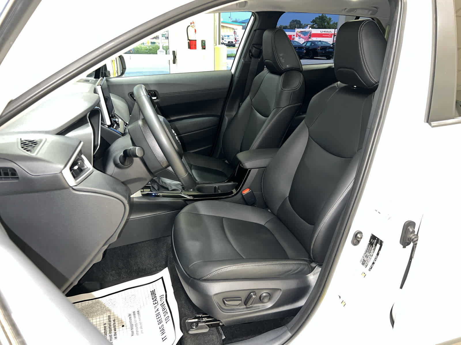 Used 2024 Toyota Corolla Cross XLE w/ Convenience Package AWD/4WD image 11