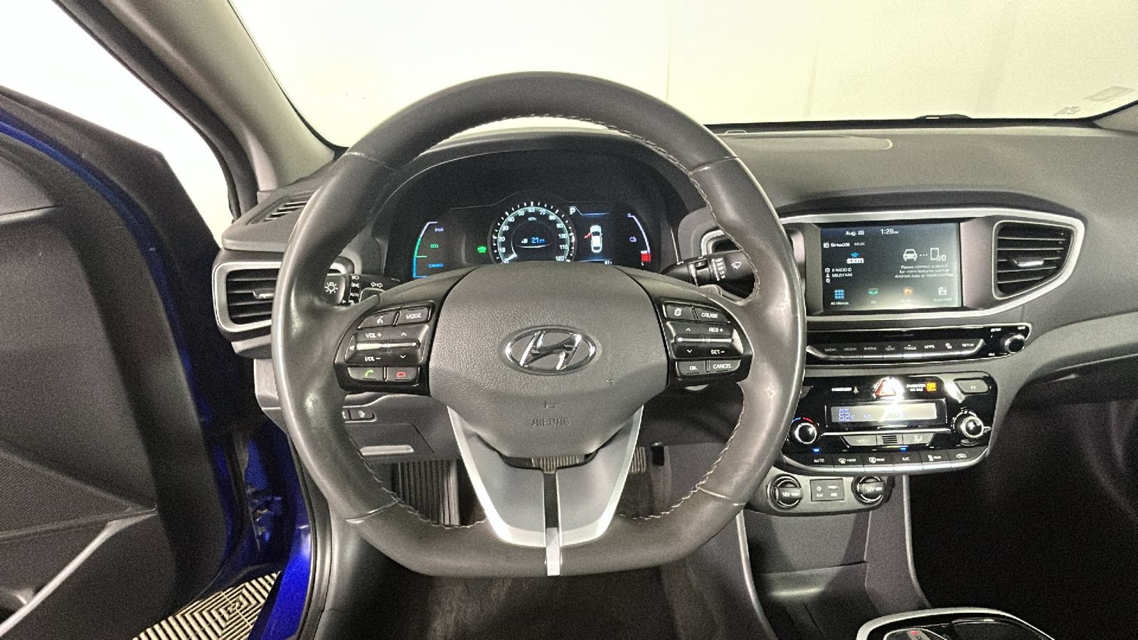 Used 2019 Hyundai Ioniq Electric FWD image 17