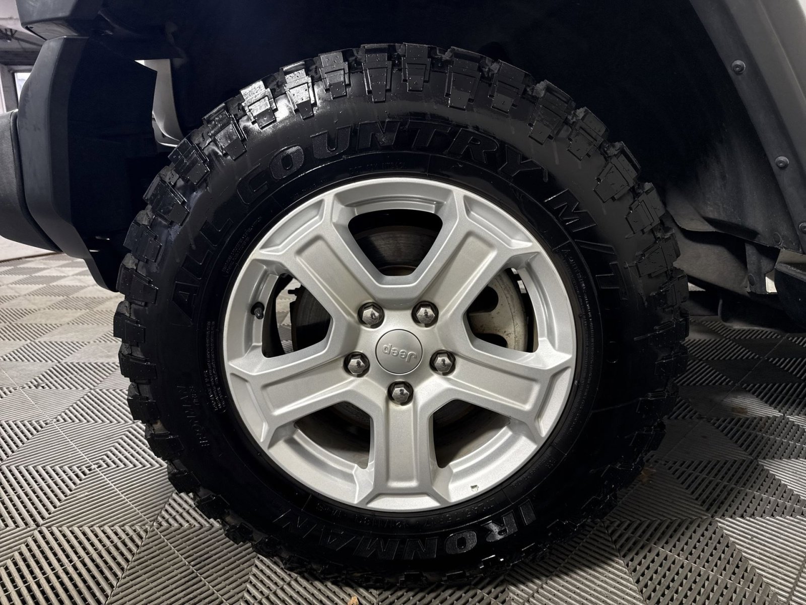 Used 2020 Jeep Wrangler Sport image 12