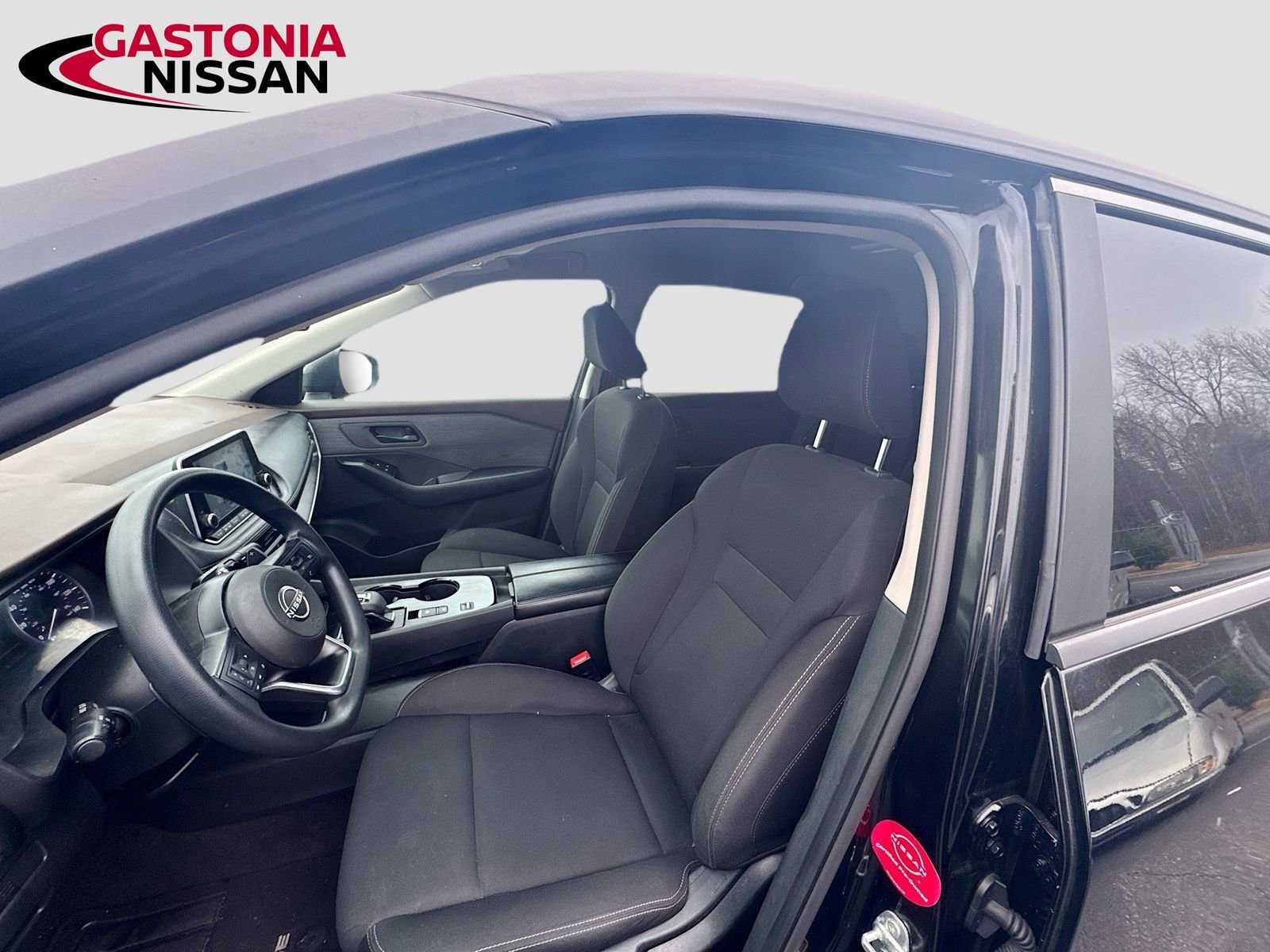 Used 2023 Nissan Rogue S image 25