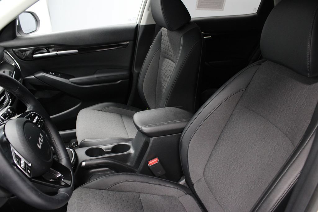 Used 2025 Kia Seltos S AWD/4WD image 25