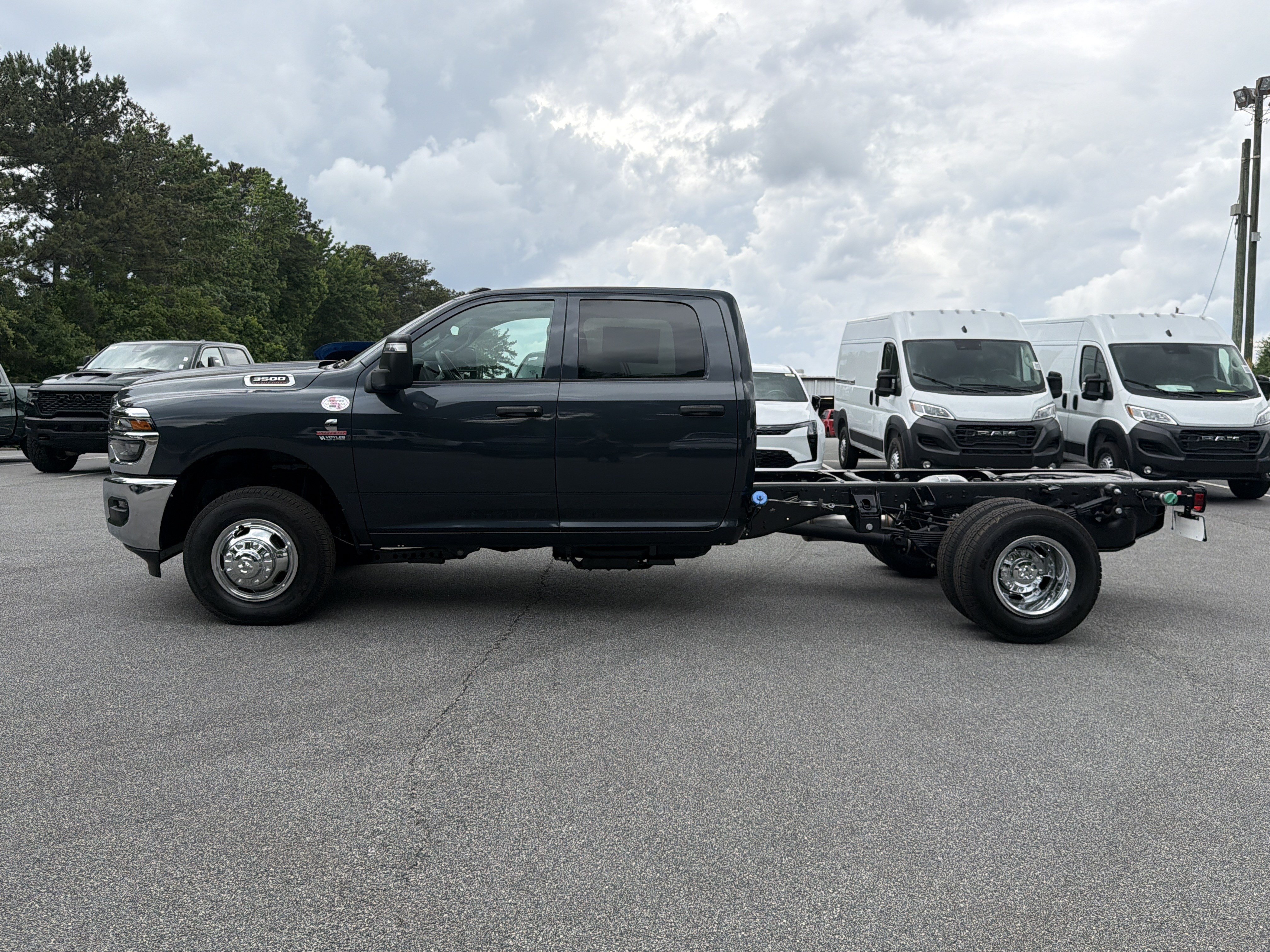 New 2026 RAM 3500 Tradesman w/ Chrome Appearance Group A AWD/4WD image 4