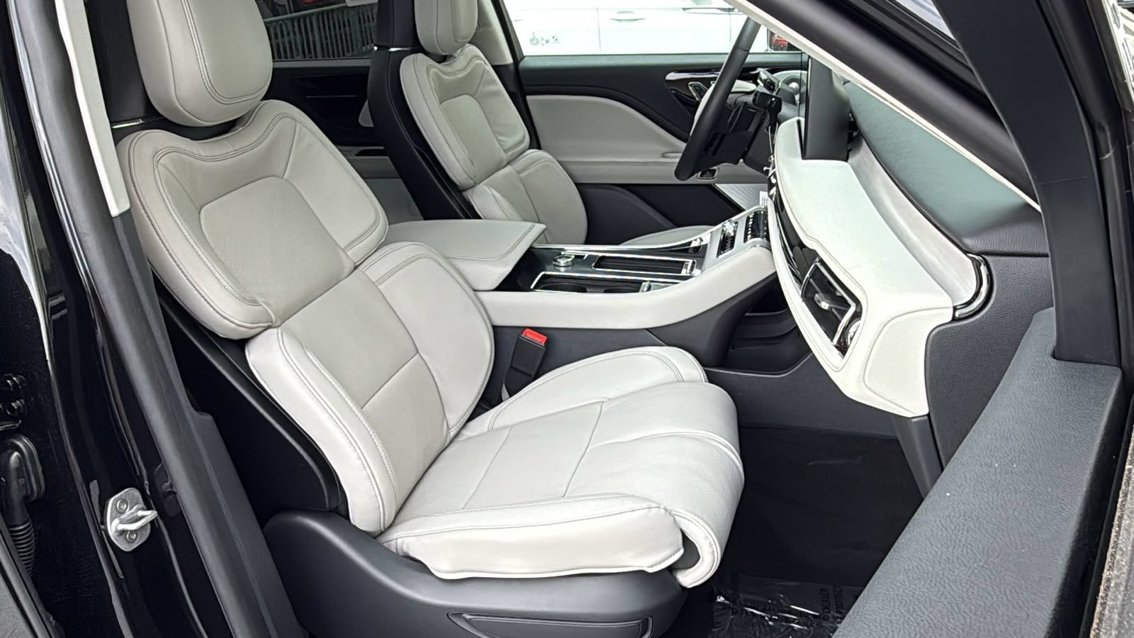 New 2025 Lincoln Aviator Reserve w/ Equipment Group 201A AWD/4WD image 10