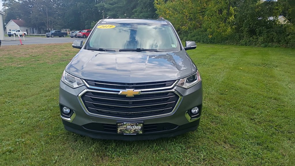 Used 2019 Chevrolet Traverse LT w/ LT Premium Package AWD/4WD image 2