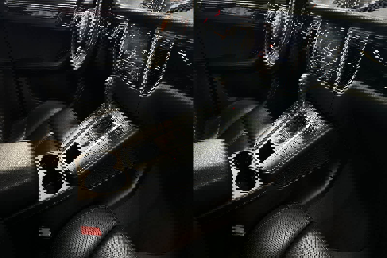 Used 2018 Porsche Macan image 16