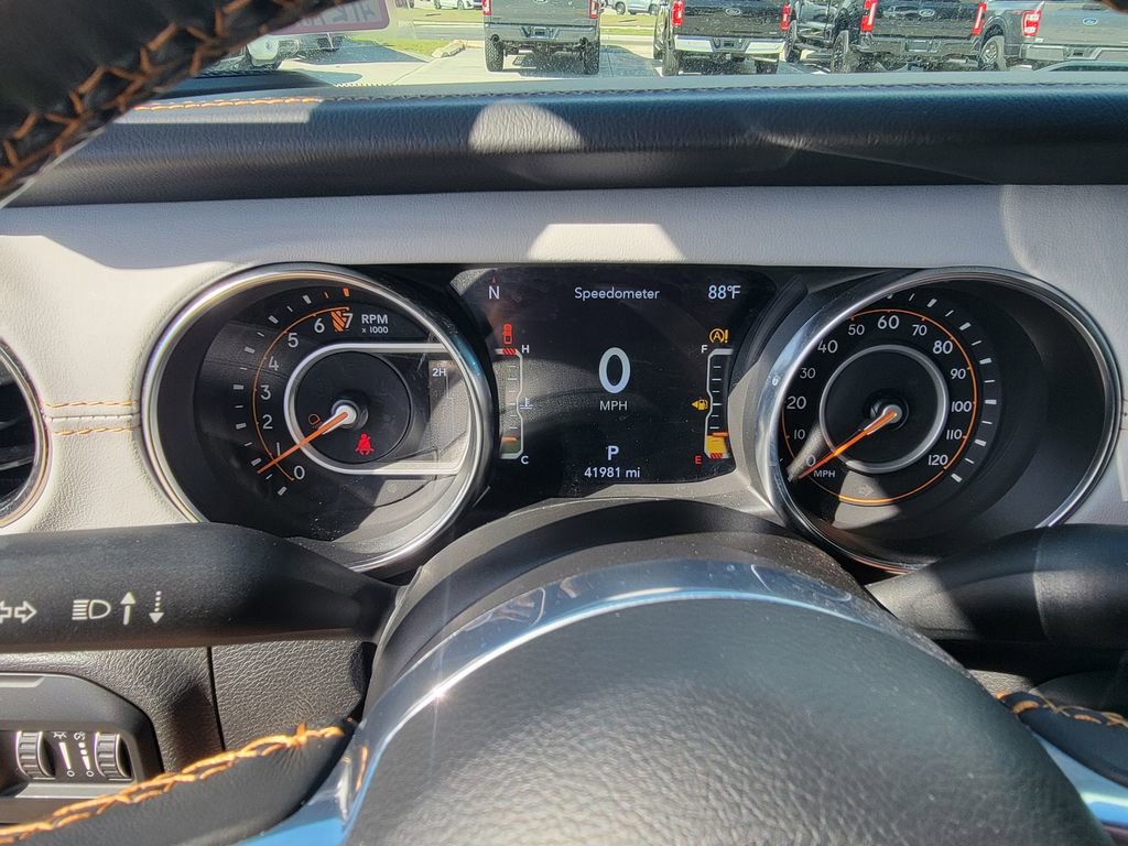 Used 2021 Jeep Gladiator Overland image 16