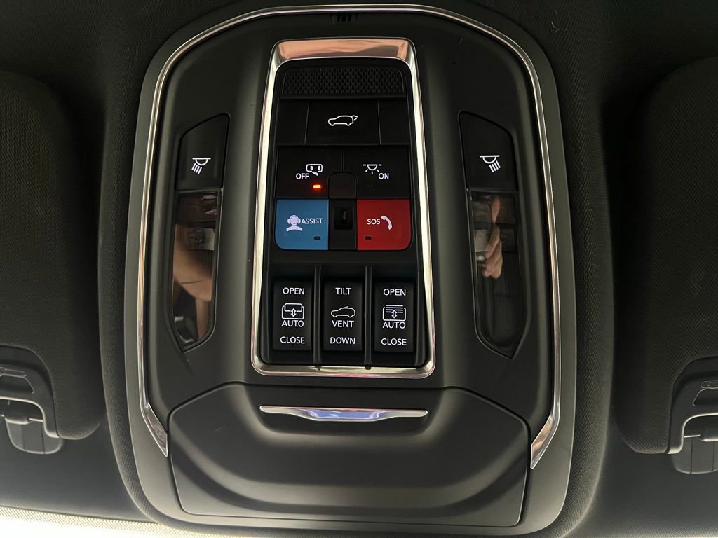 Used 2024 Jeep Wagoneer L Series II w/ Premium Group I image 48