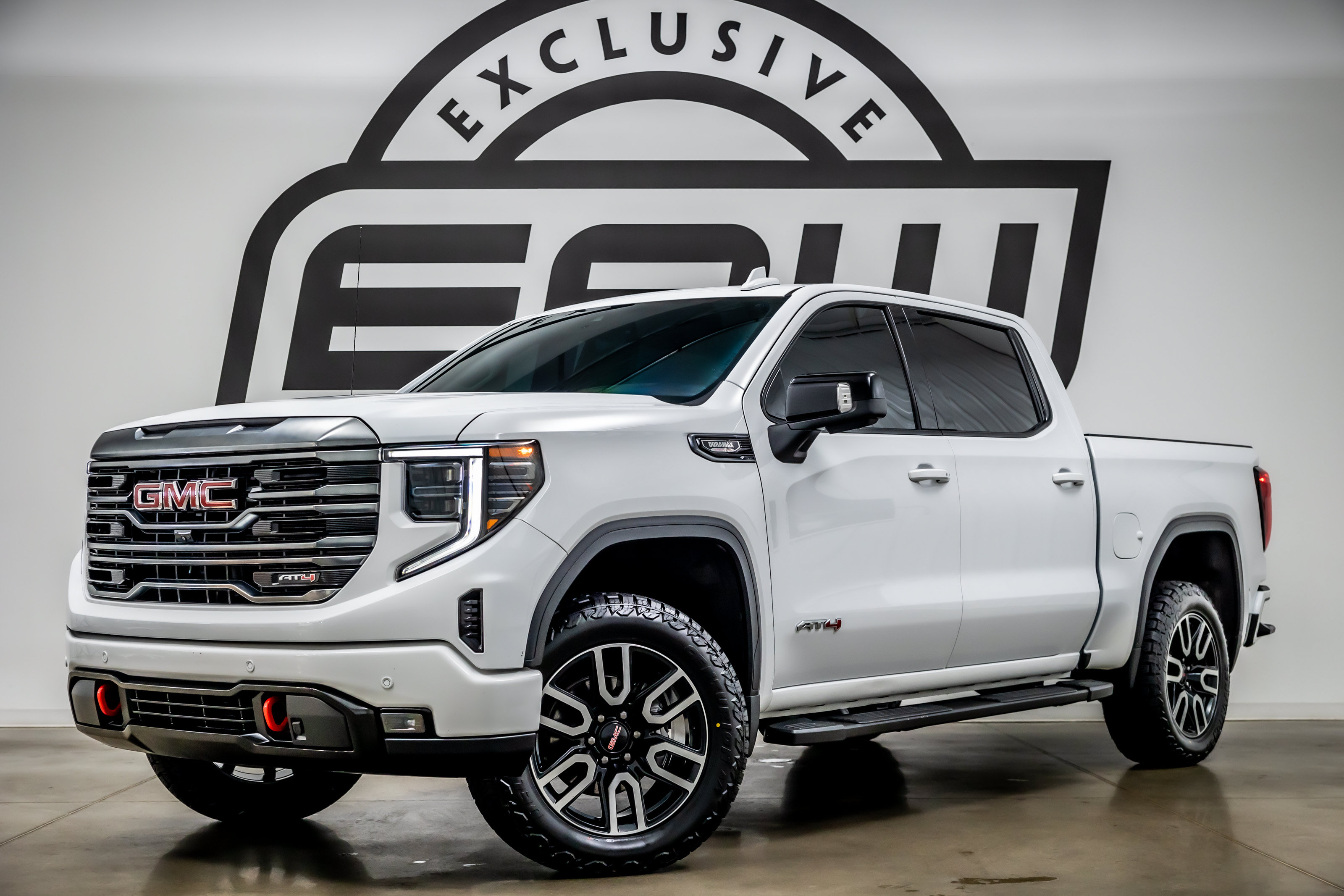 Used 2024 GMC Sierra 1500 AT4 w/ Technology Package AWD/4WD image 1