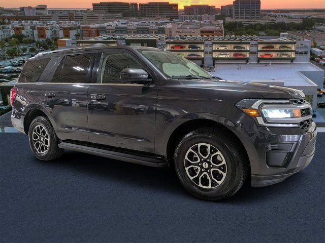 Used 2024 Ford Expedition XLT RWD image 1
