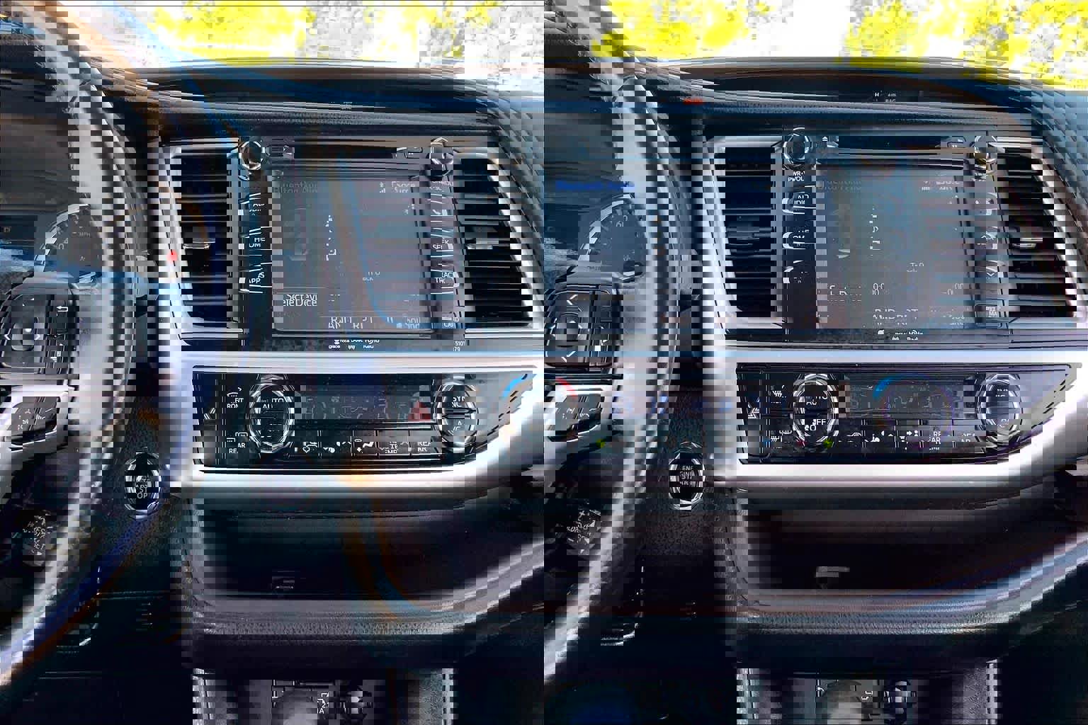 Used 2017 Toyota Highlander XLE image 7