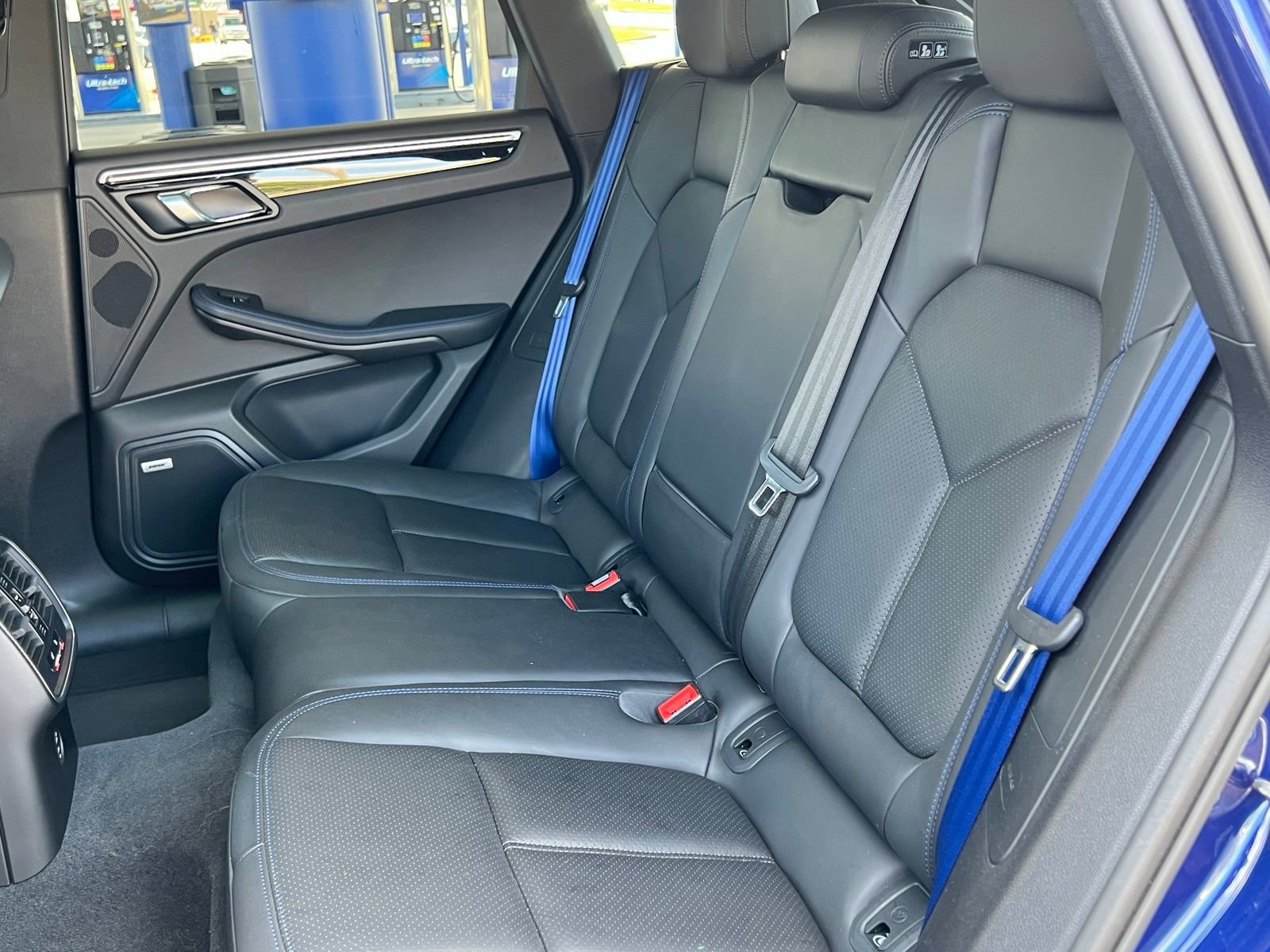 Used 2022 Porsche Macan AWD/4WD image 29