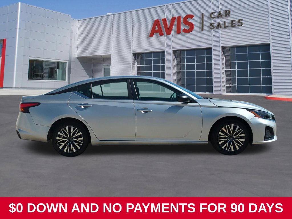 Used 2025 Nissan Altima 2.5 SV FWD image 5