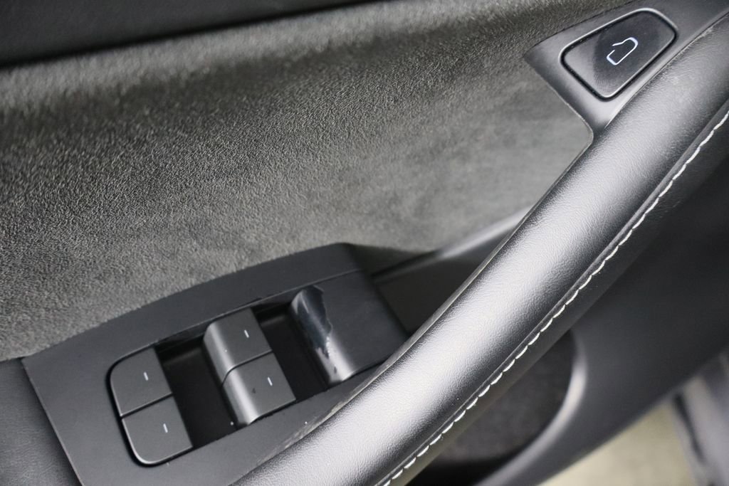 Used 2023 Tesla Model Y Long Range image 18