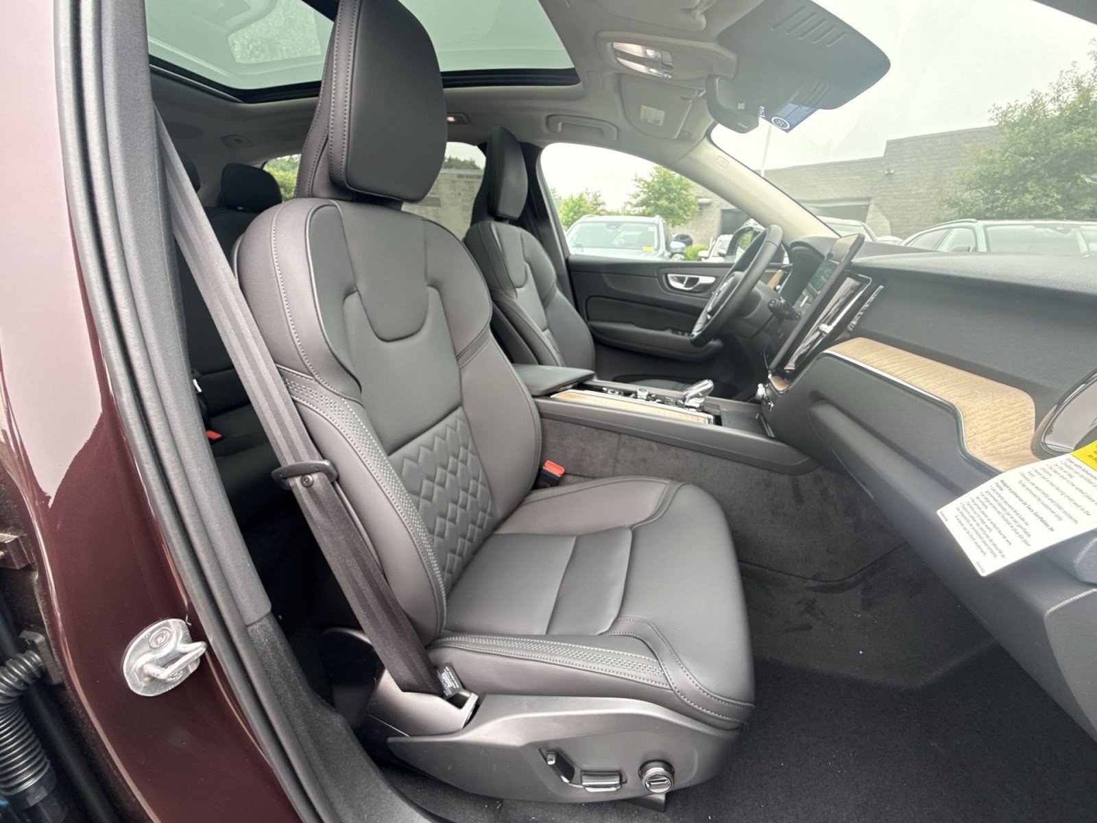 New 2026 Volvo XC60 T8 Plus w/ Protection Package Premier AWD/4WD image 27