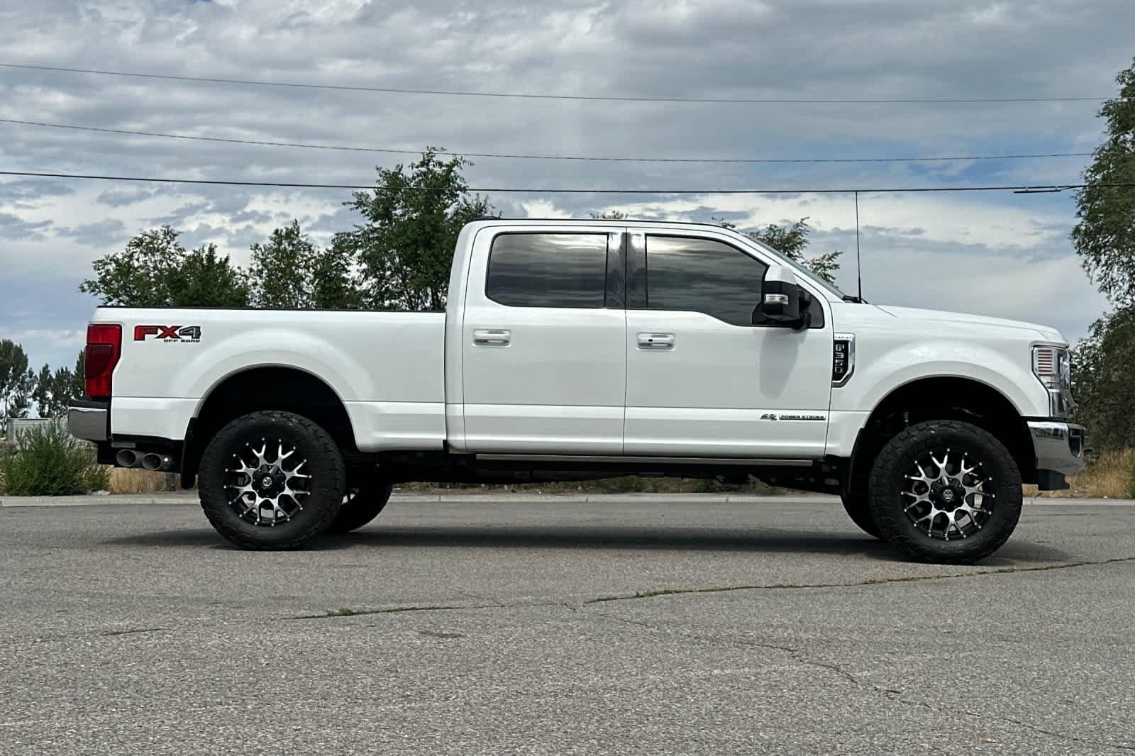 Certified 2022 Ford F350 Lariat w/ Lariat Ultimate Package AWD/4WD image 8
